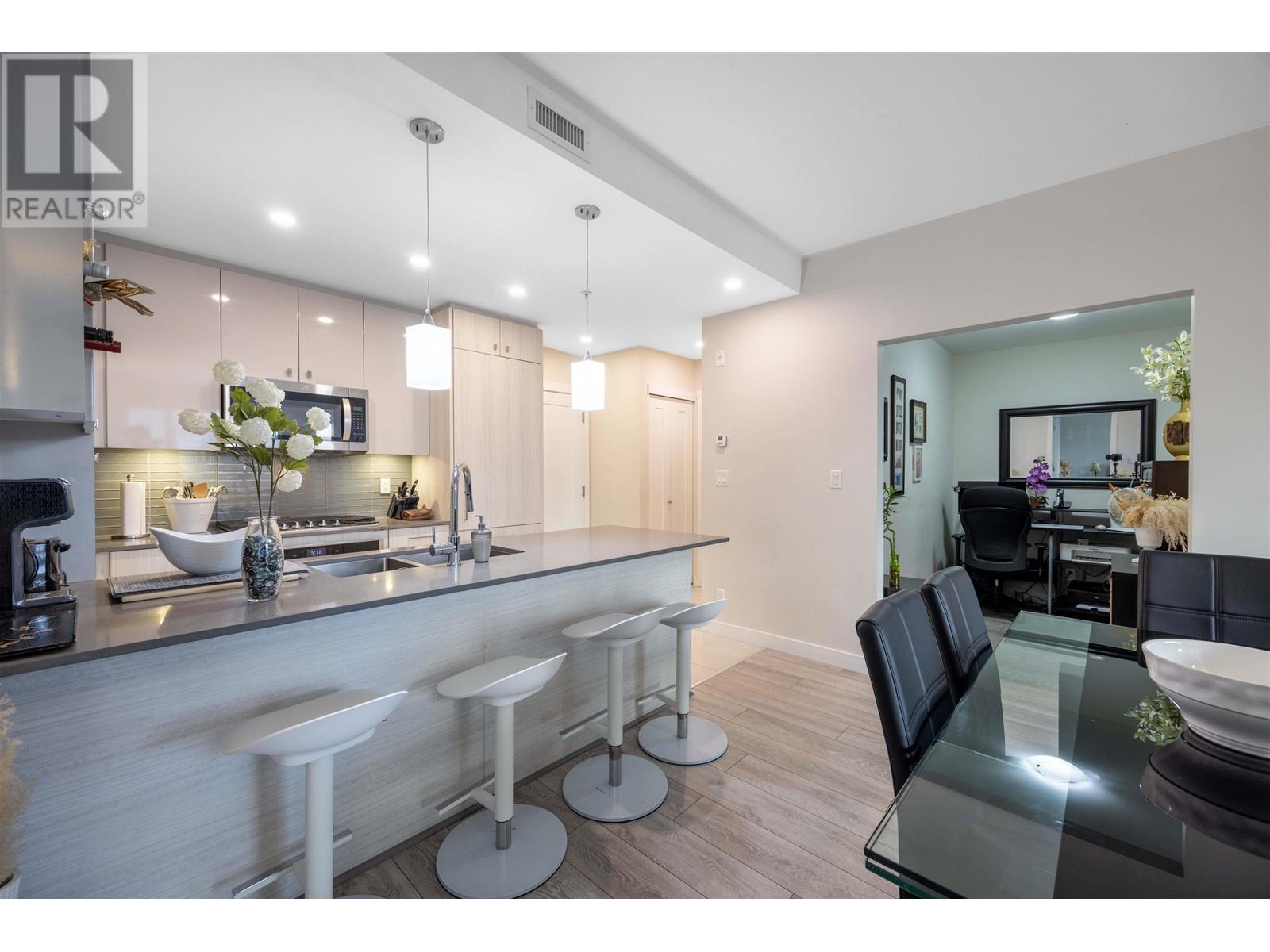 Listing Picture 6 of 23 : 320 23233 GILLEY ROAD, Richmond / 烈治文 - 魯藝地產 Yvonne Lu Group - MLS Medallion Club Member