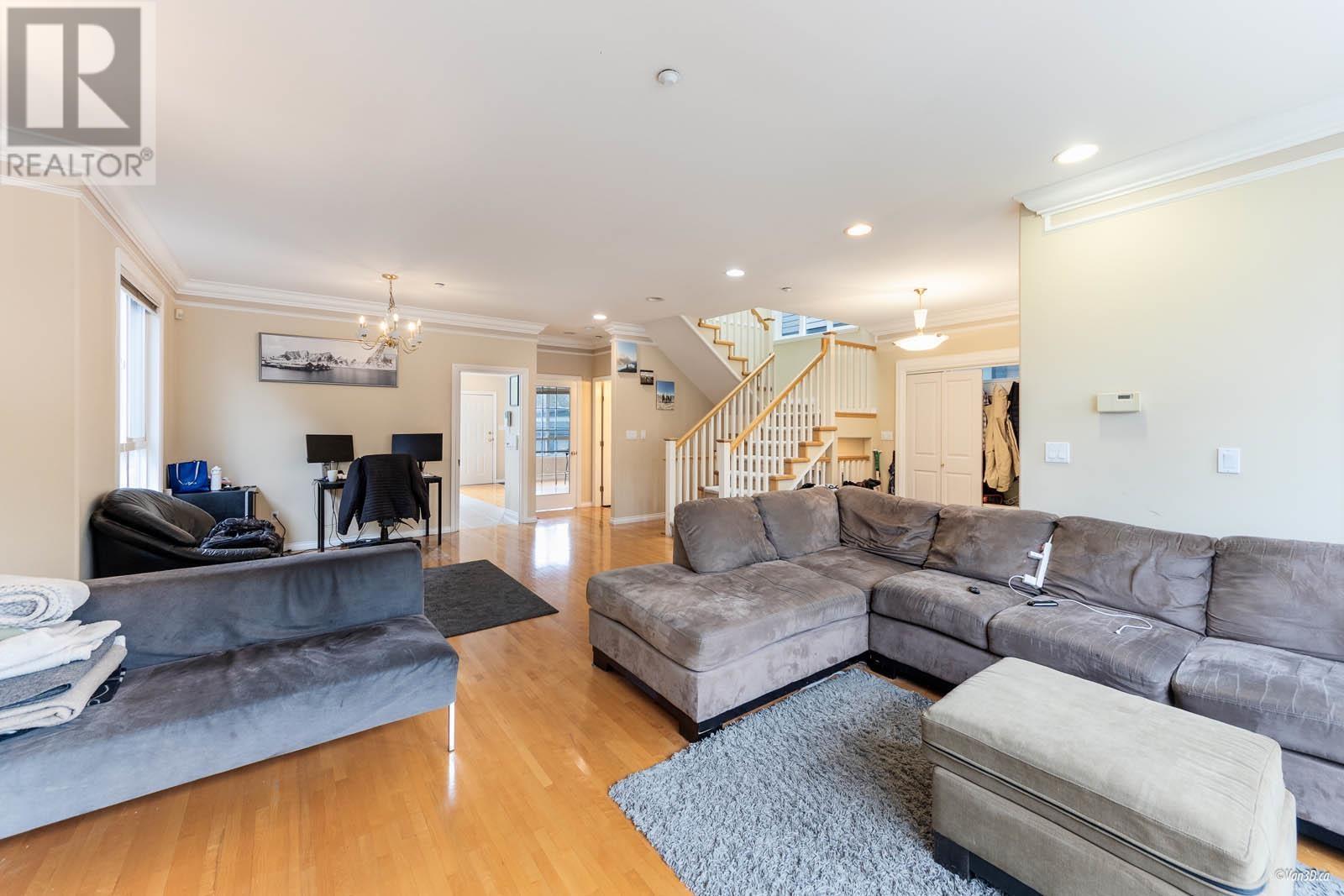 Property at 3863 W 19TH AVENUE image 3