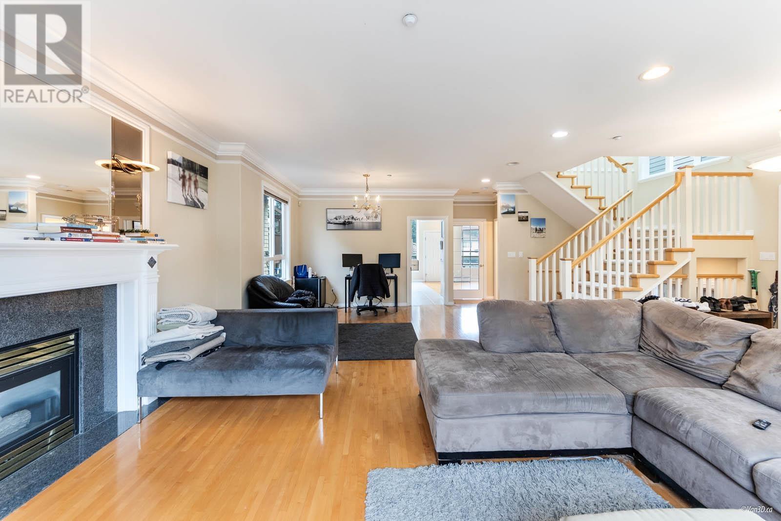 Property at 3863 W 19TH AVENUE image 4