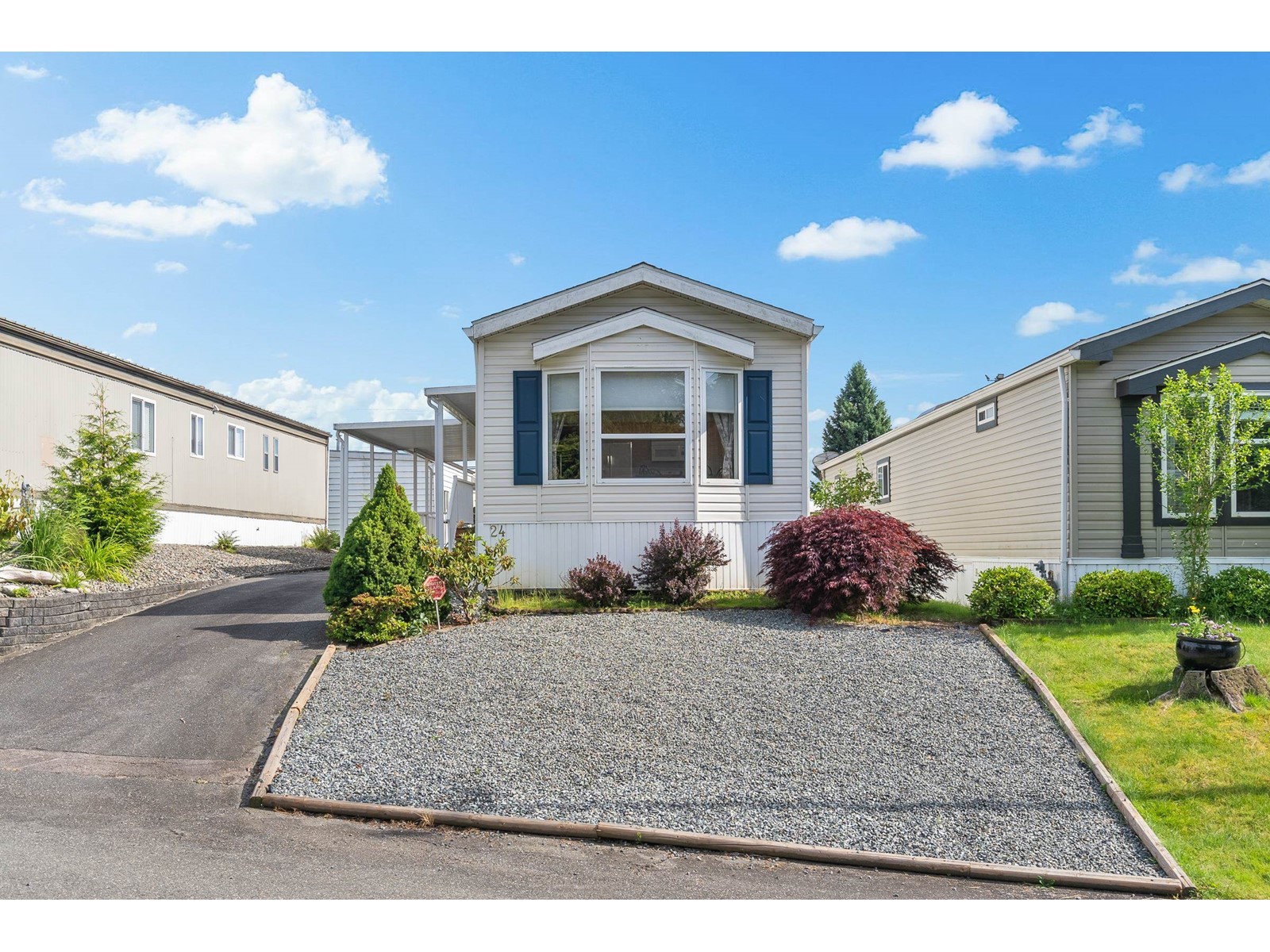 24 2035 Martens Street, Abbotsford, British Columbia  V2T 6M3 - Photo 1 - R2967275