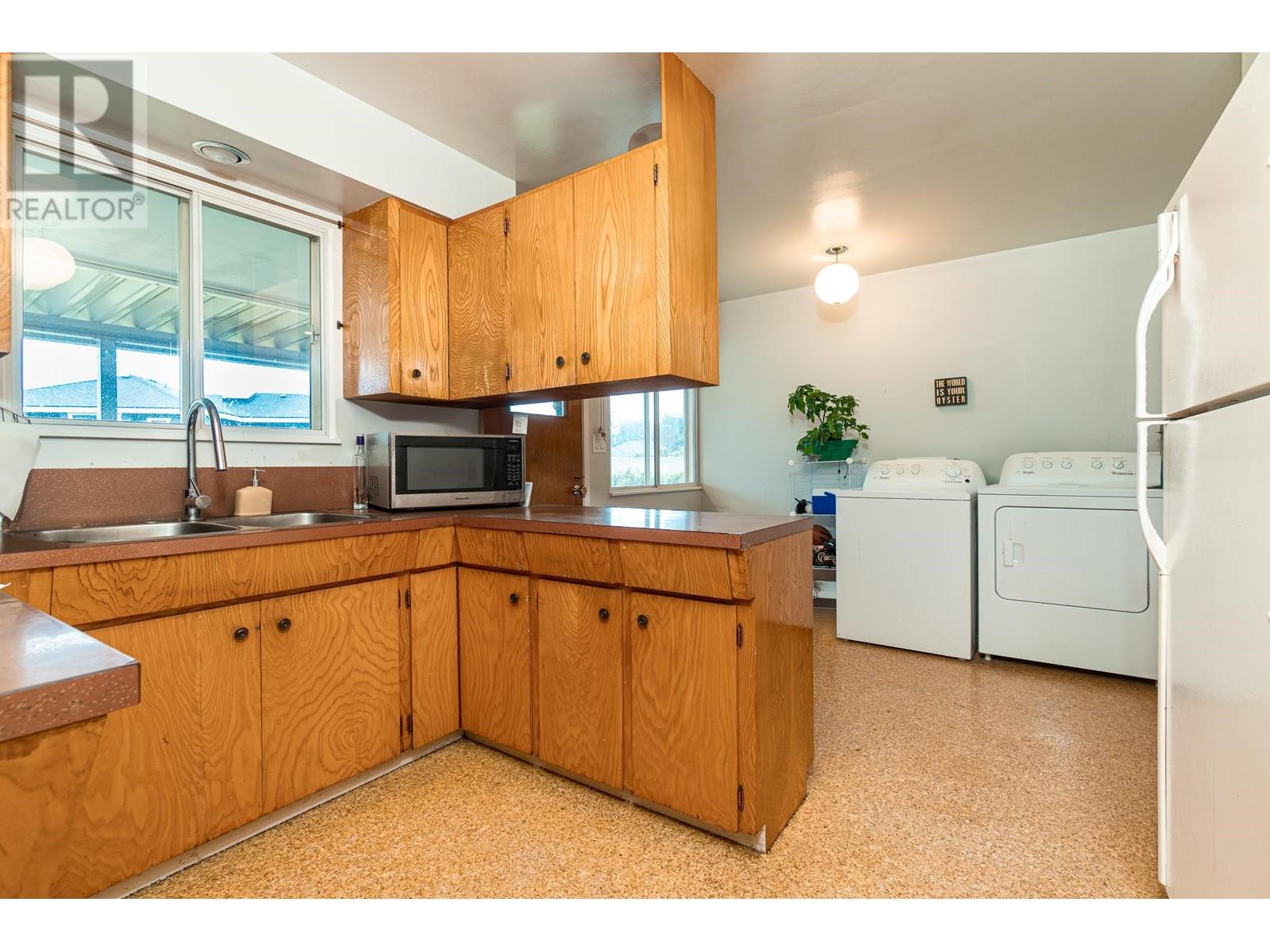 6460 Azure Road, Richmond, British Columbia  V7C 2R9 - Photo 11 - R2968591