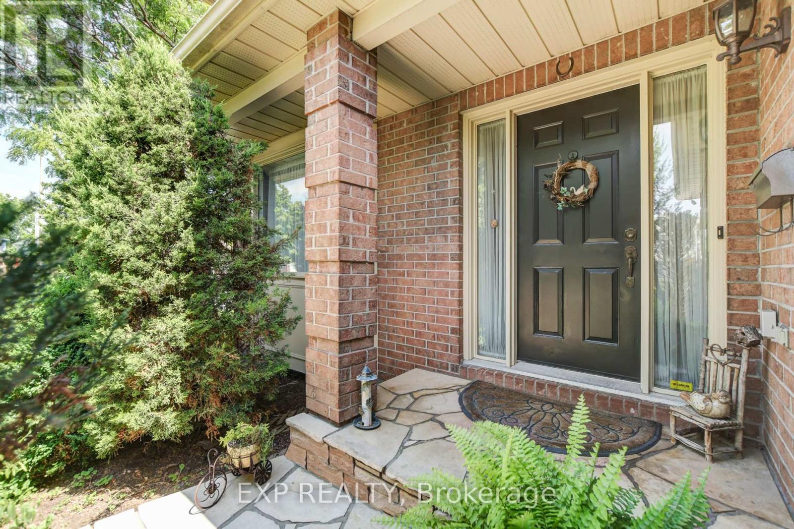 Property at 850 ADENCLIFFE DRIVE image 2