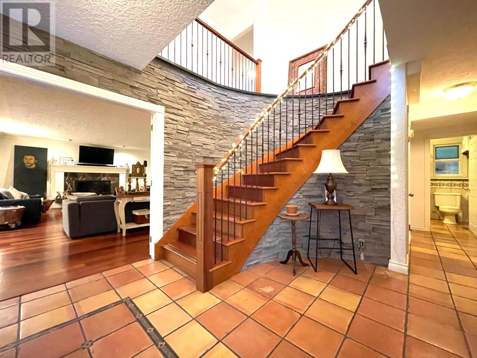 Property at 906 PACIFIC DRIVE image 2