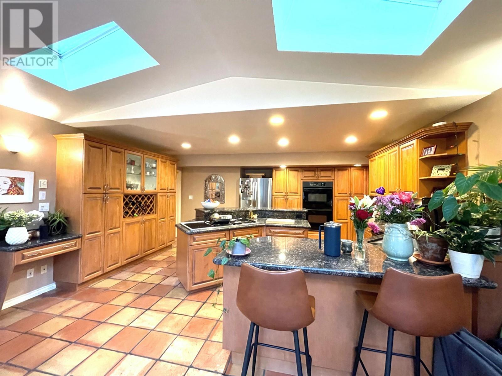 Property at 906 PACIFIC DRIVE image 5
