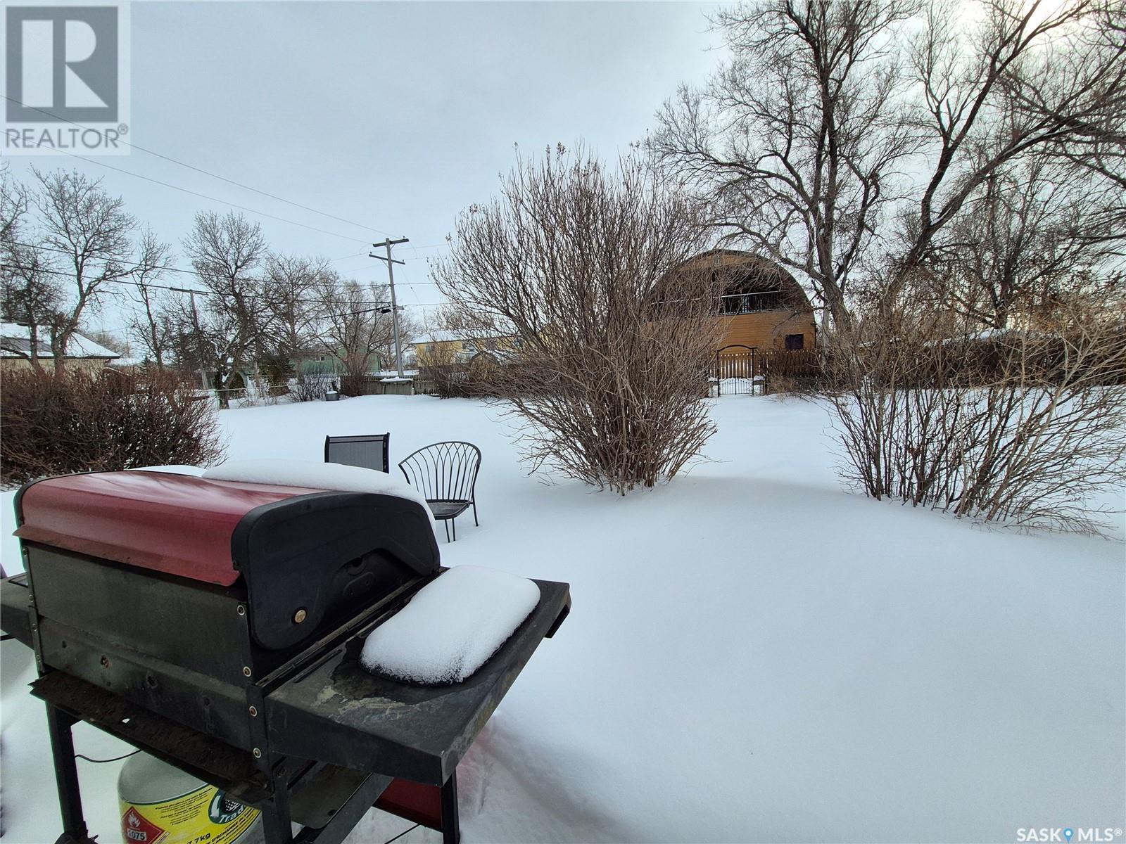 101 6th Avenue E, Bengough, Saskatchewan  S0C 0K0 - Photo 45 - SK996408