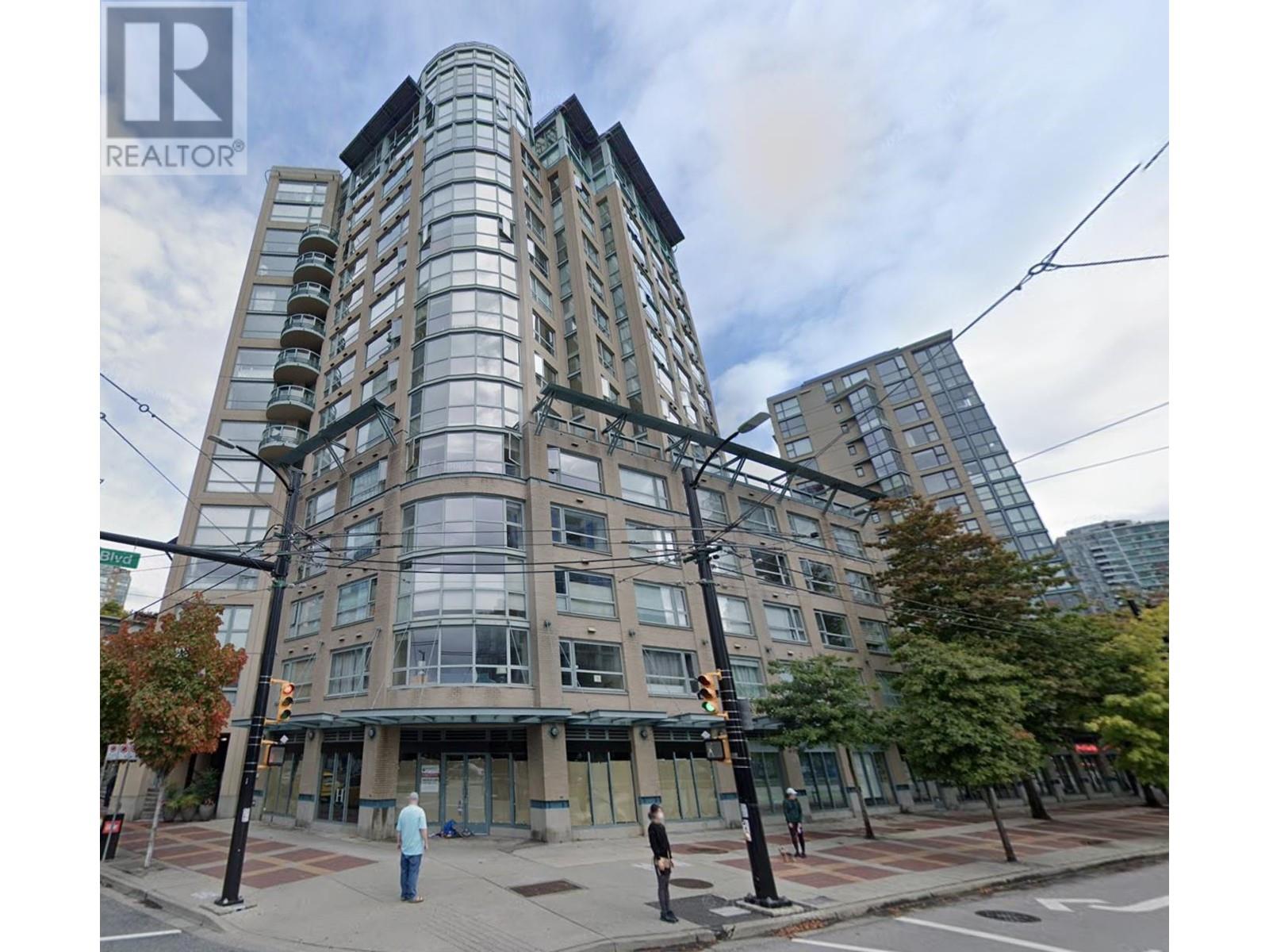 Listing Picture 4 of 4 : 1195 PACIFIC BOULEVARD, Vancouver / 溫哥華 - 魯藝地產 Yvonne Lu Group - MLS Medallion Club Member