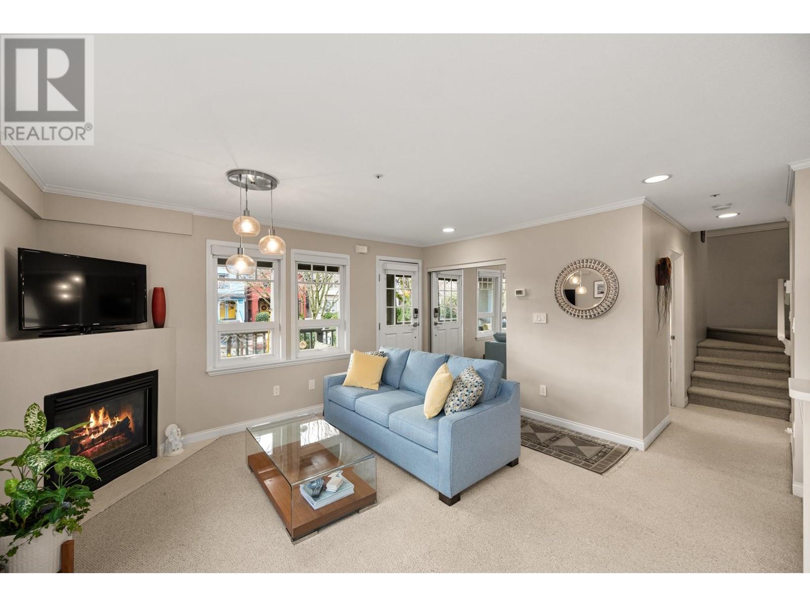 Listing Picture 5 of 34 : 3025 W 7TH AVENUE, Vancouver / 溫哥華 - 魯藝地產 Yvonne Lu Group - MLS Medallion Club Member