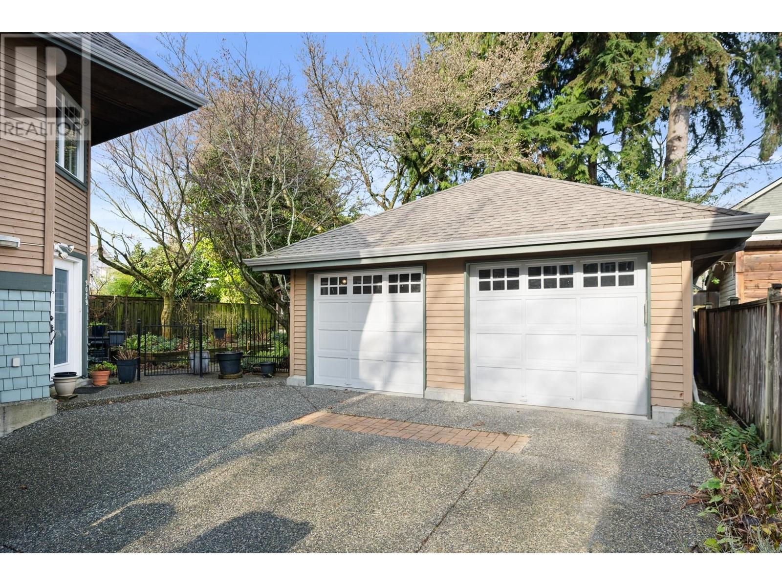 Listing Picture 32 of 34 : 3025 W 7TH AVENUE, Vancouver / 溫哥華 - 魯藝地產 Yvonne Lu Group - MLS Medallion Club Member