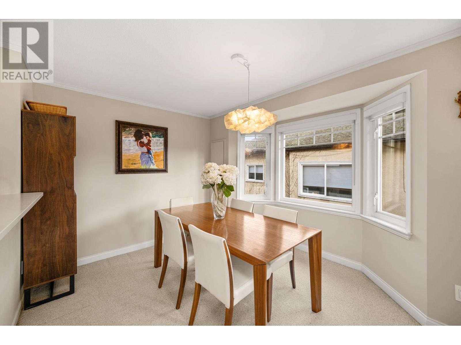 Listing Picture 9 of 34 : 3025 W 7TH AVENUE, Vancouver / 溫哥華 - 魯藝地產 Yvonne Lu Group - MLS Medallion Club Member