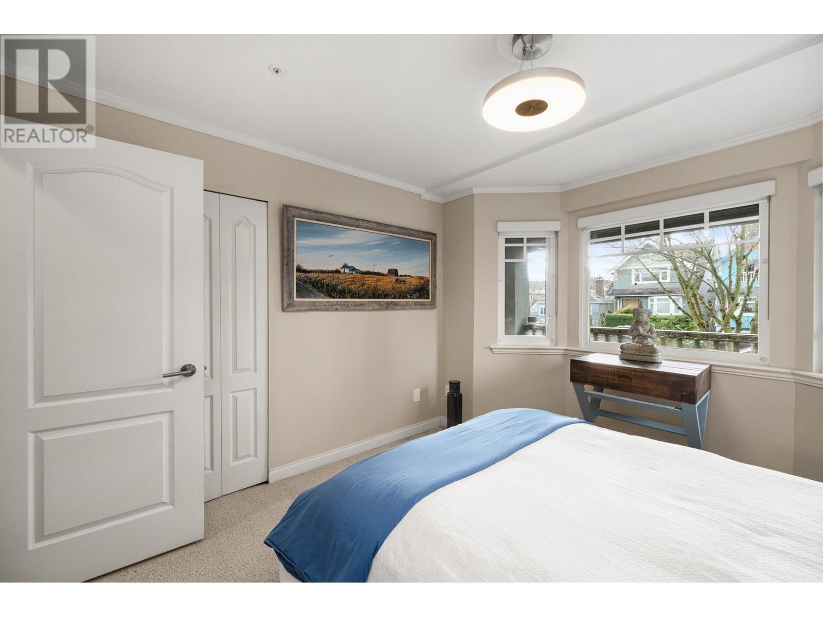 Listing Picture 15 of 34 : 3025 W 7TH AVENUE, Vancouver / 溫哥華 - 魯藝地產 Yvonne Lu Group - MLS Medallion Club Member