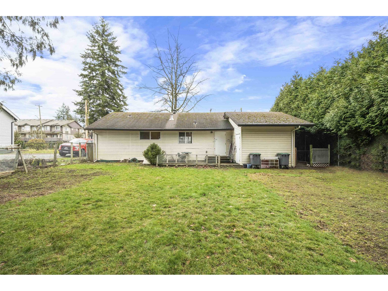 Property at 13921 108 AVENUE image 3