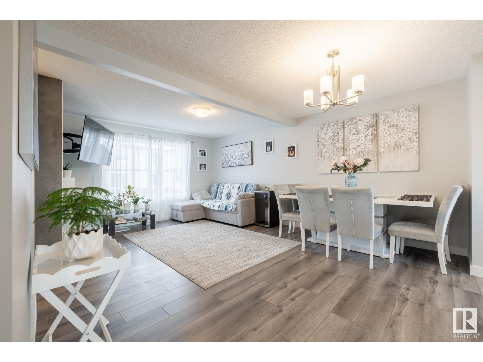 Property at 19608 27 AV NW image 1