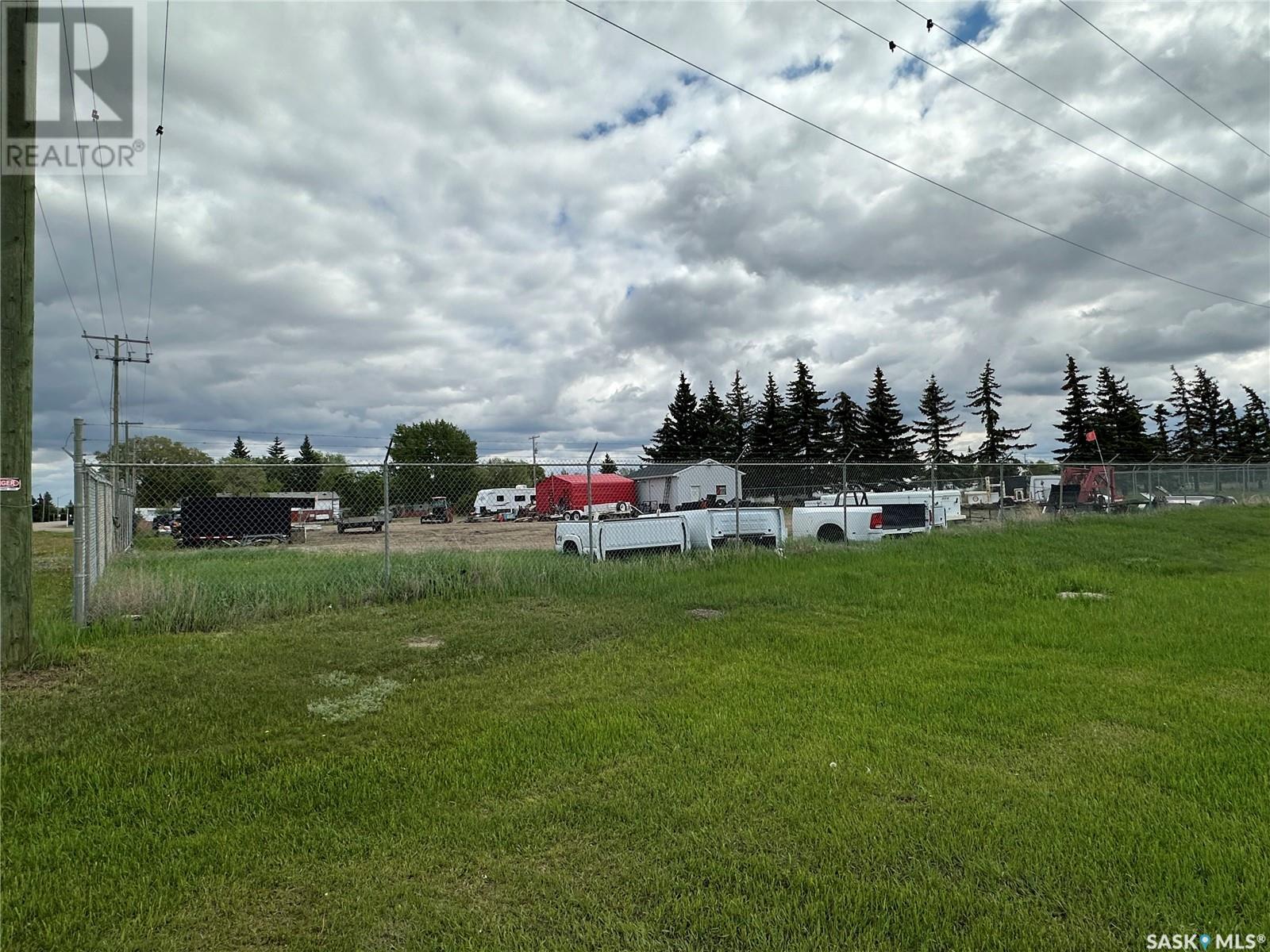 Property at 591 35th STREET W image 3