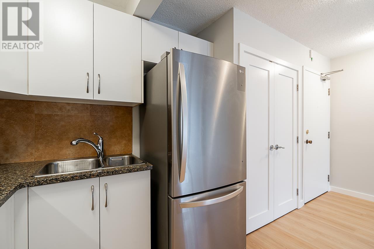 Listing Picture 8 of 28 : 305 2239 W 1ST AVENUE, Vancouver / 溫哥華 - 魯藝地產 Yvonne Lu Group - MLS Medallion Club Member