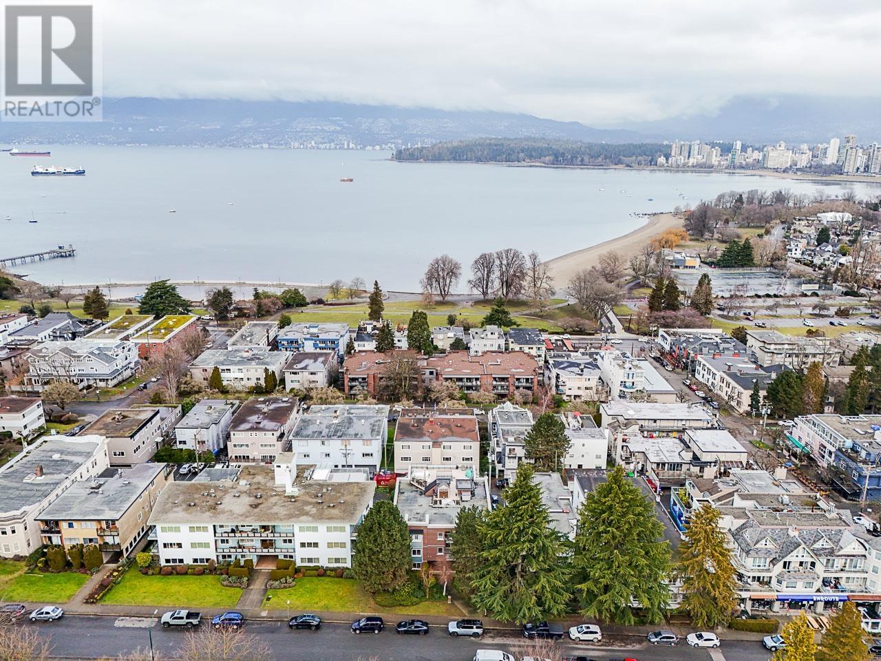 Listing Picture 24 of 28 : 305 2239 W 1ST AVENUE, Vancouver / 溫哥華 - 魯藝地產 Yvonne Lu Group - MLS Medallion Club Member