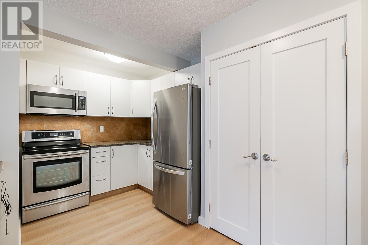 Listing Picture 6 of 28 : 305 2239 W 1ST AVENUE, Vancouver / 溫哥華 - 魯藝地產 Yvonne Lu Group - MLS Medallion Club Member