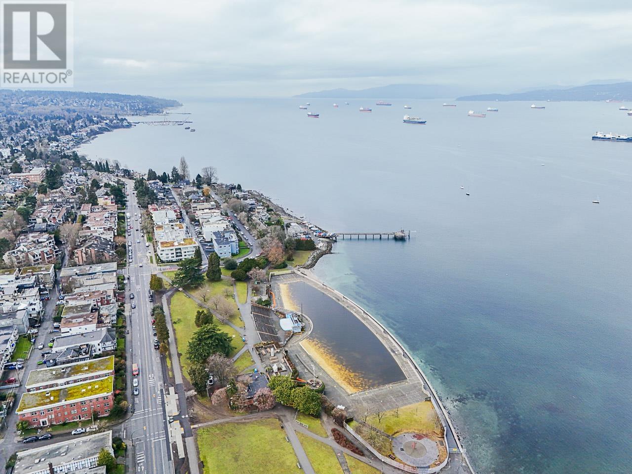 Listing Picture 20 of 28 : 305 2239 W 1ST AVENUE, Vancouver / 溫哥華 - 魯藝地產 Yvonne Lu Group - MLS Medallion Club Member