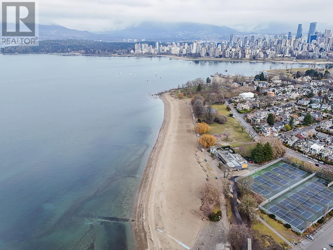 Listing Picture 21 of 28 : 305 2239 W 1ST AVENUE, Vancouver / 溫哥華 - 魯藝地產 Yvonne Lu Group - MLS Medallion Club Member