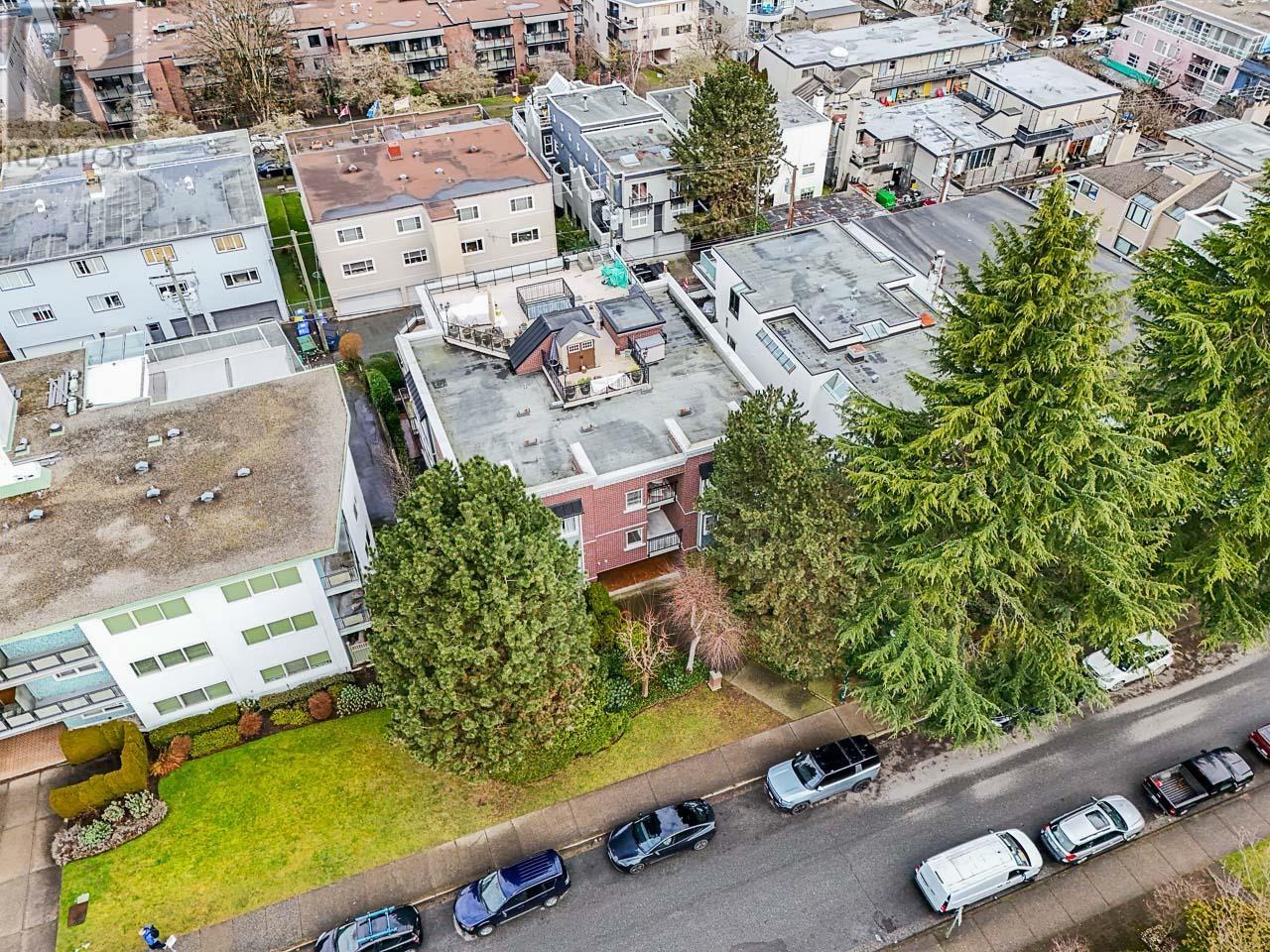 Listing Picture 26 of 28 : 305 2239 W 1ST AVENUE, Vancouver / 溫哥華 - 魯藝地產 Yvonne Lu Group - MLS Medallion Club Member