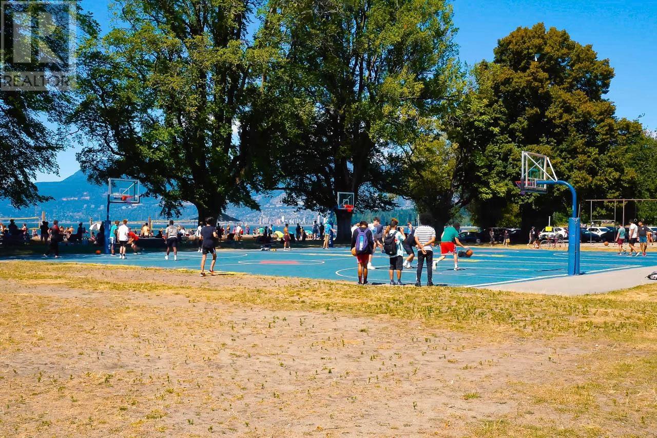 Listing Picture 16 of 28 : 305 2239 W 1ST AVENUE, Vancouver / 溫哥華 - 魯藝地產 Yvonne Lu Group - MLS Medallion Club Member