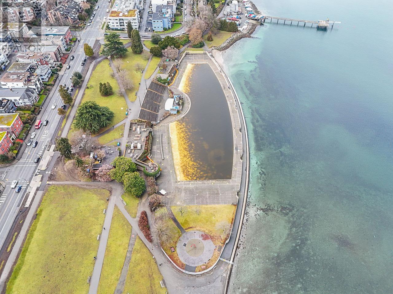 Listing Picture 19 of 28 : 305 2239 W 1ST AVENUE, Vancouver / 溫哥華 - 魯藝地產 Yvonne Lu Group - MLS Medallion Club Member