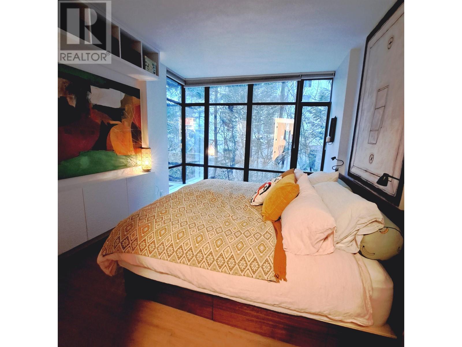 Listing Picture 16 of 35 : 101 9300 UNIVERSITY CRESCENT, Burnaby / 本拿比 - 魯藝地產 Yvonne Lu Group - MLS Medallion Club Member