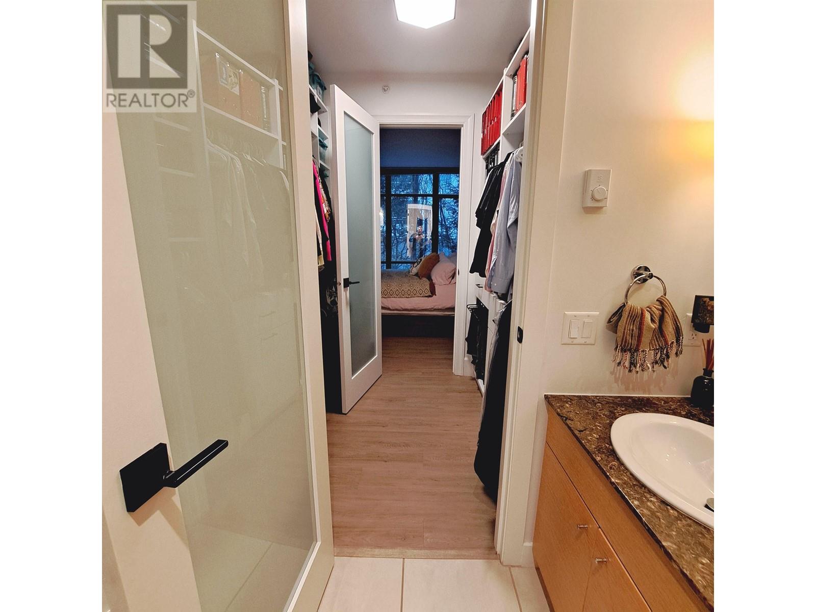 Listing Picture 19 of 35 : 101 9300 UNIVERSITY CRESCENT, Burnaby / 本拿比 - 魯藝地產 Yvonne Lu Group - MLS Medallion Club Member