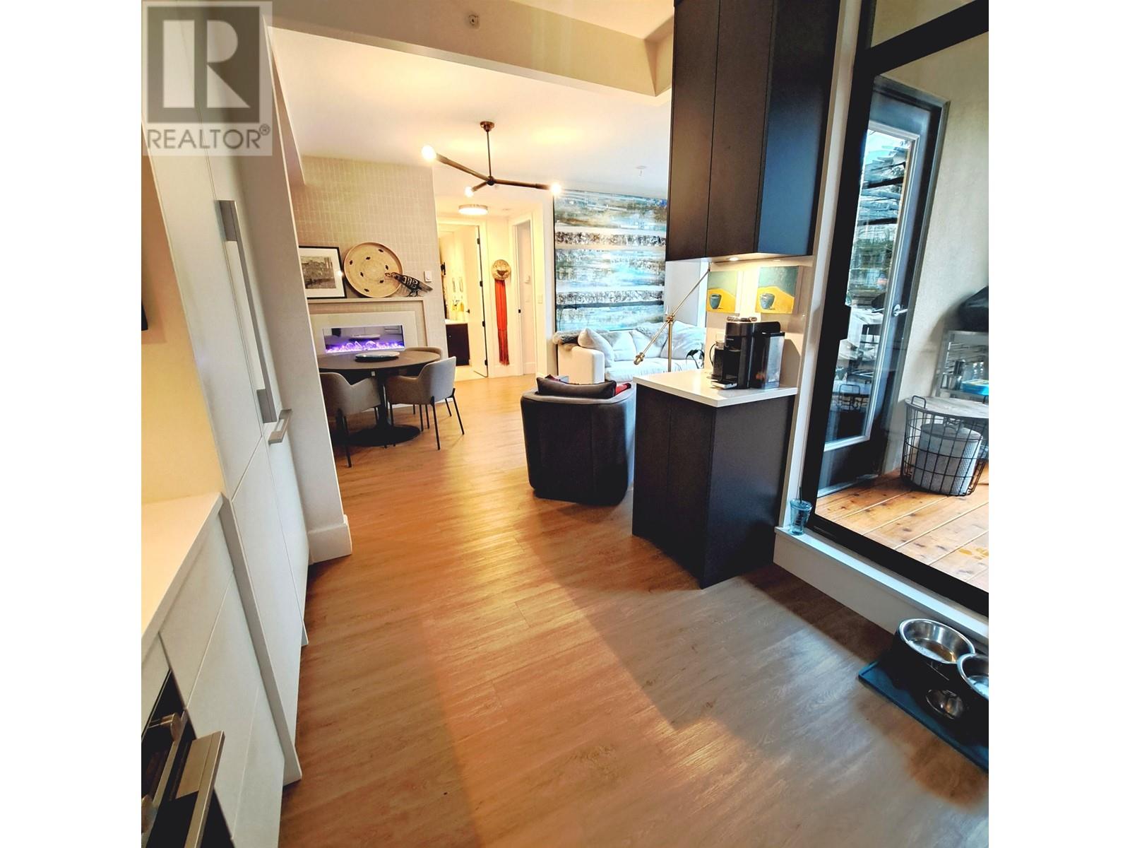 Listing Picture 15 of 35 : 101 9300 UNIVERSITY CRESCENT, Burnaby / 本拿比 - 魯藝地產 Yvonne Lu Group - MLS Medallion Club Member