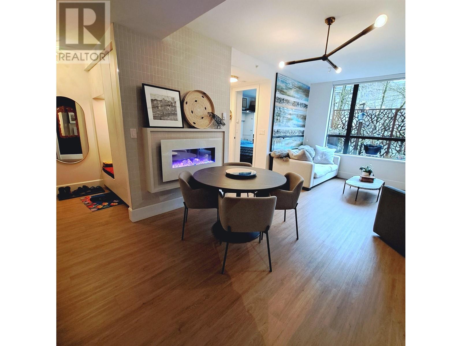 Listing Picture 8 of 35 : 101 9300 UNIVERSITY CRESCENT, Burnaby / 本拿比 - 魯藝地產 Yvonne Lu Group - MLS Medallion Club Member