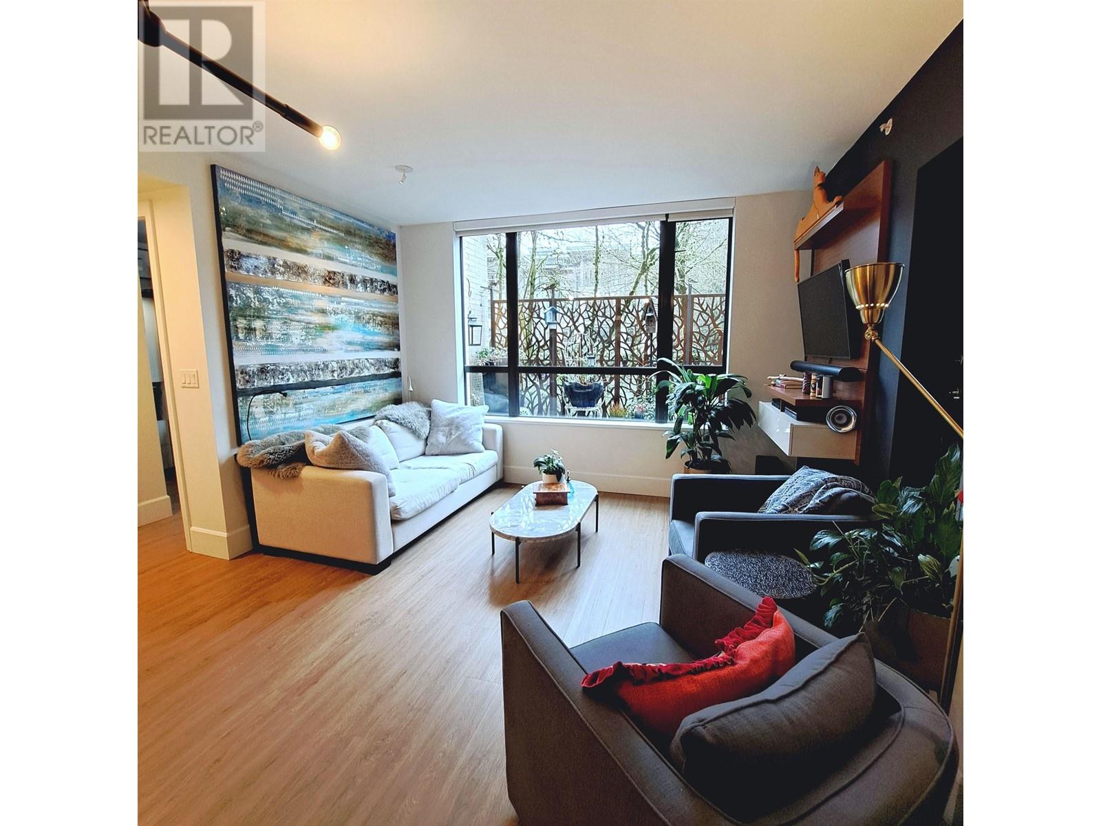 Listing Picture 9 of 35 : 101 9300 UNIVERSITY CRESCENT, Burnaby / 本拿比 - 魯藝地產 Yvonne Lu Group - MLS Medallion Club Member