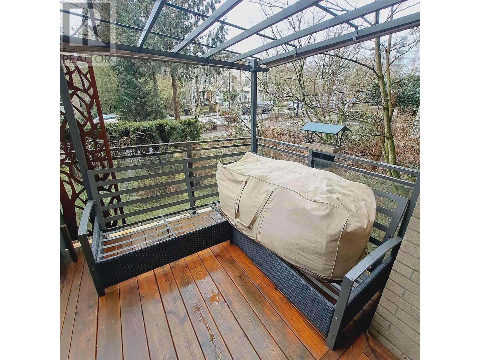 Listing Picture 27 of 35 : 101 9300 UNIVERSITY CRESCENT, Burnaby / 本拿比 - 魯藝地產 Yvonne Lu Group - MLS Medallion Club Member