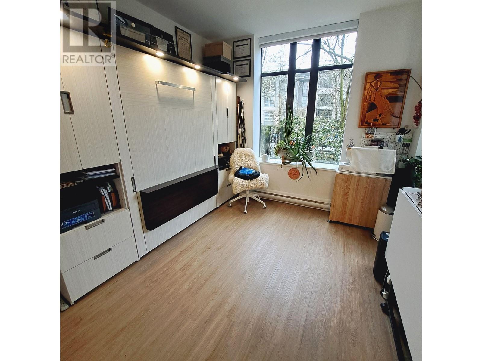 Listing Picture 22 of 35 : 101 9300 UNIVERSITY CRESCENT, Burnaby / 本拿比 - 魯藝地產 Yvonne Lu Group - MLS Medallion Club Member
