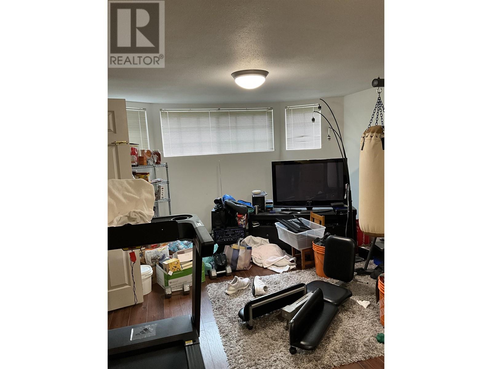 Listing Picture 13 of 17 : 785 E 50TH AVENUE, Vancouver / 溫哥華 - 魯藝地產 Yvonne Lu Group - MLS Medallion Club Member