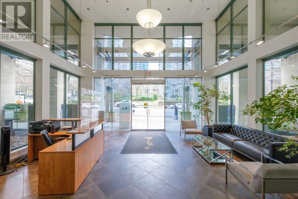 Listing Picture 2 of 32 : 1501 1239 W GEORGIA STREET, Vancouver / 溫哥華 - 魯藝地產 Yvonne Lu Group - MLS Medallion Club Member