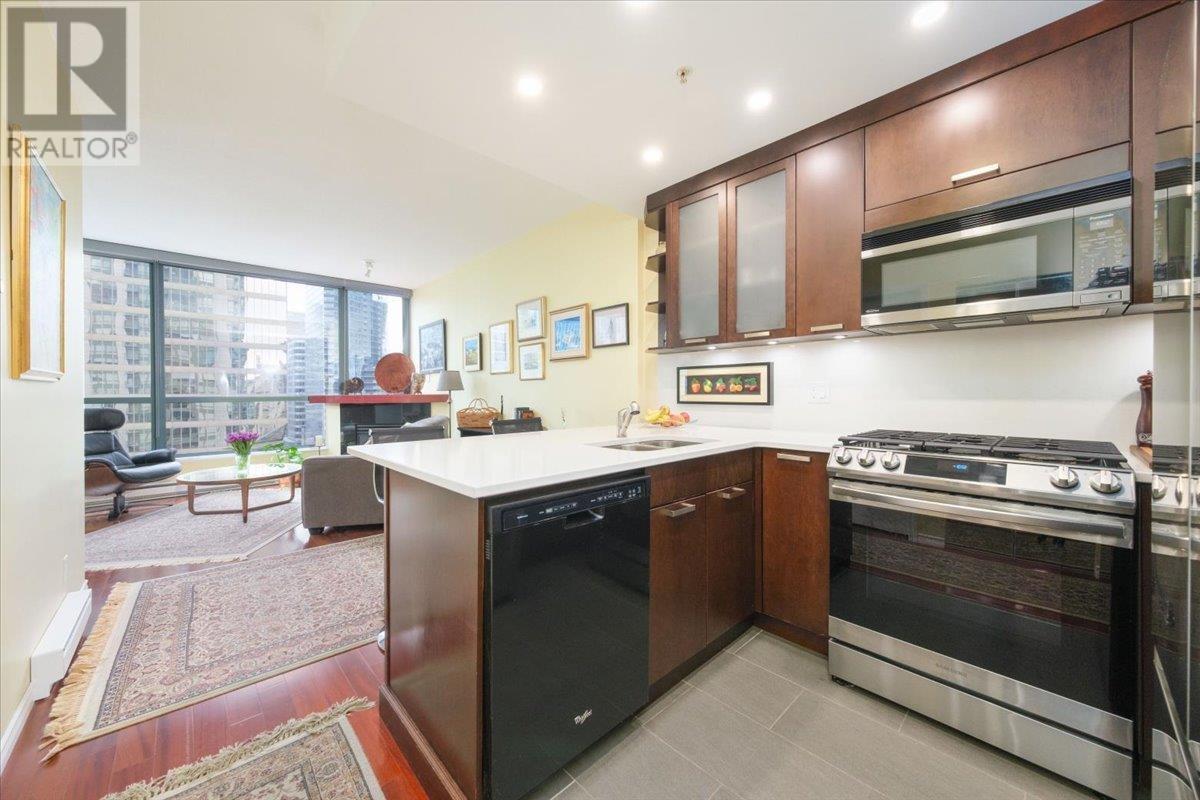 Listing Picture 7 of 32 : 1501 1239 W GEORGIA STREET, Vancouver / 溫哥華 - 魯藝地產 Yvonne Lu Group - MLS Medallion Club Member