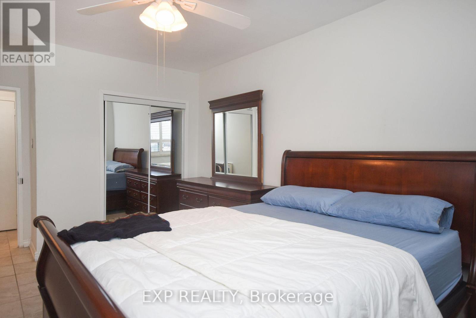 607 - 67 Richmond Street, Richmond Hill, Ontario  L4C 3Y3 - Photo 11 - N11984684