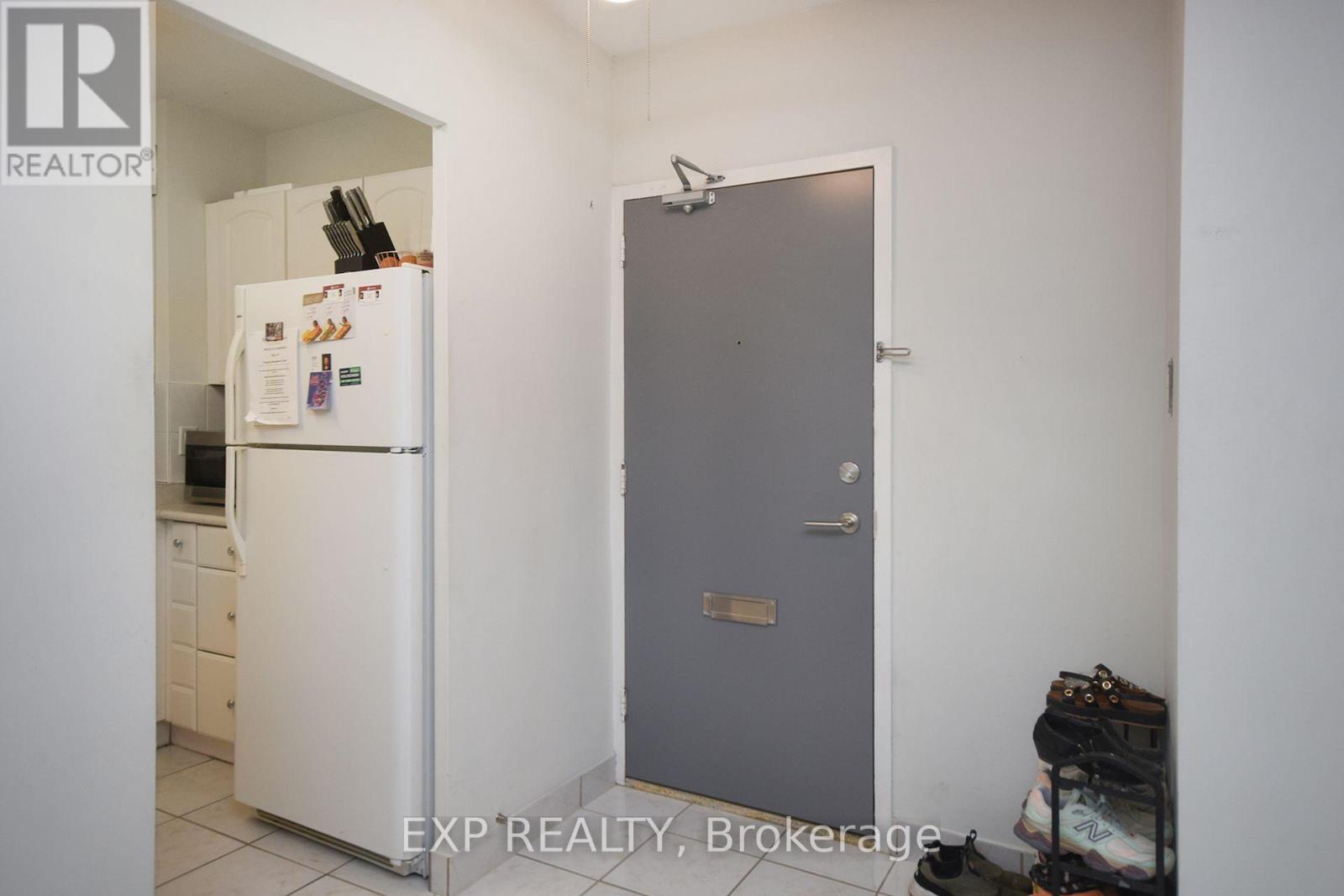 Property at 607 - 67 RICHMOND STREET image 2