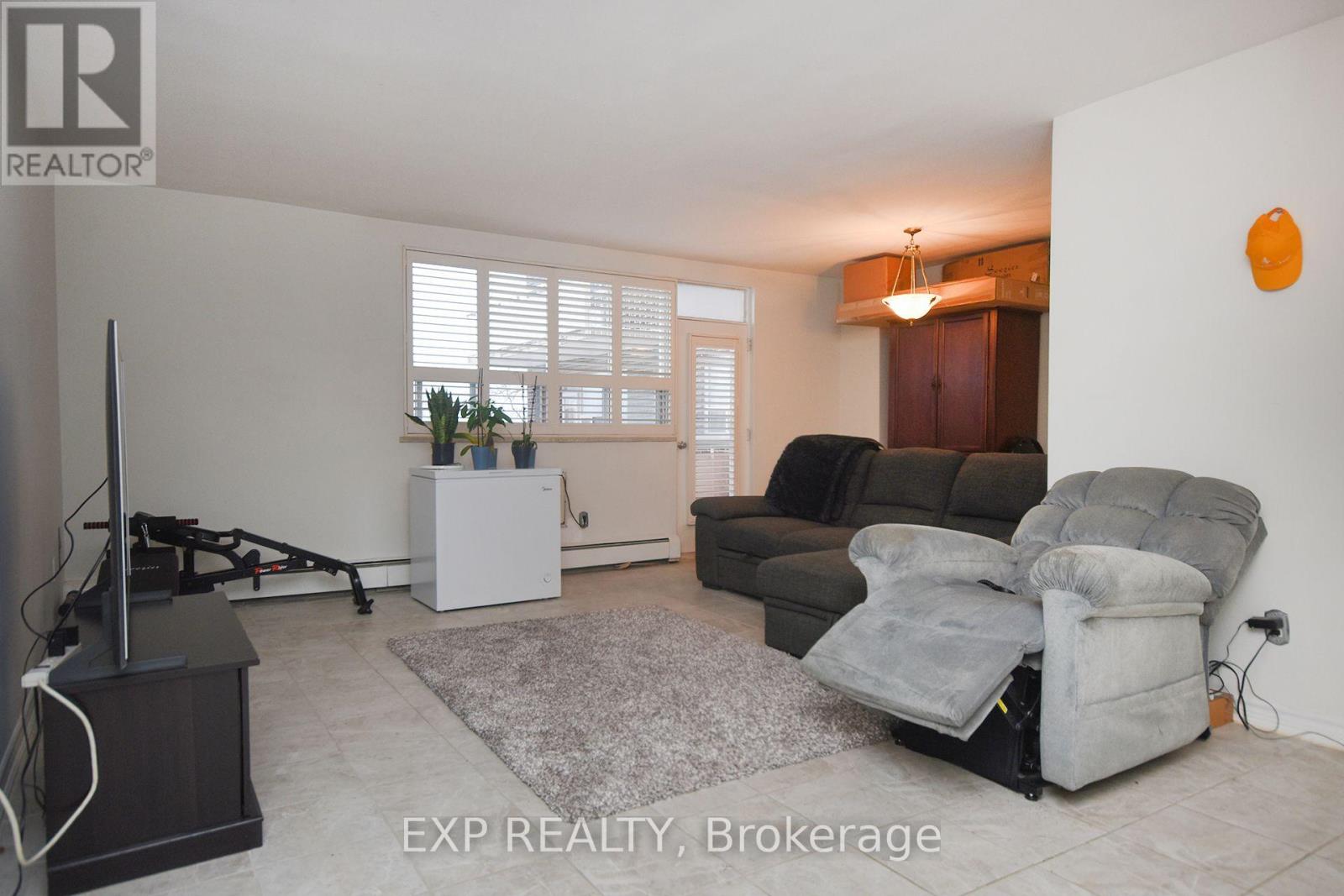 Property at 607 - 67 RICHMOND STREET image 4