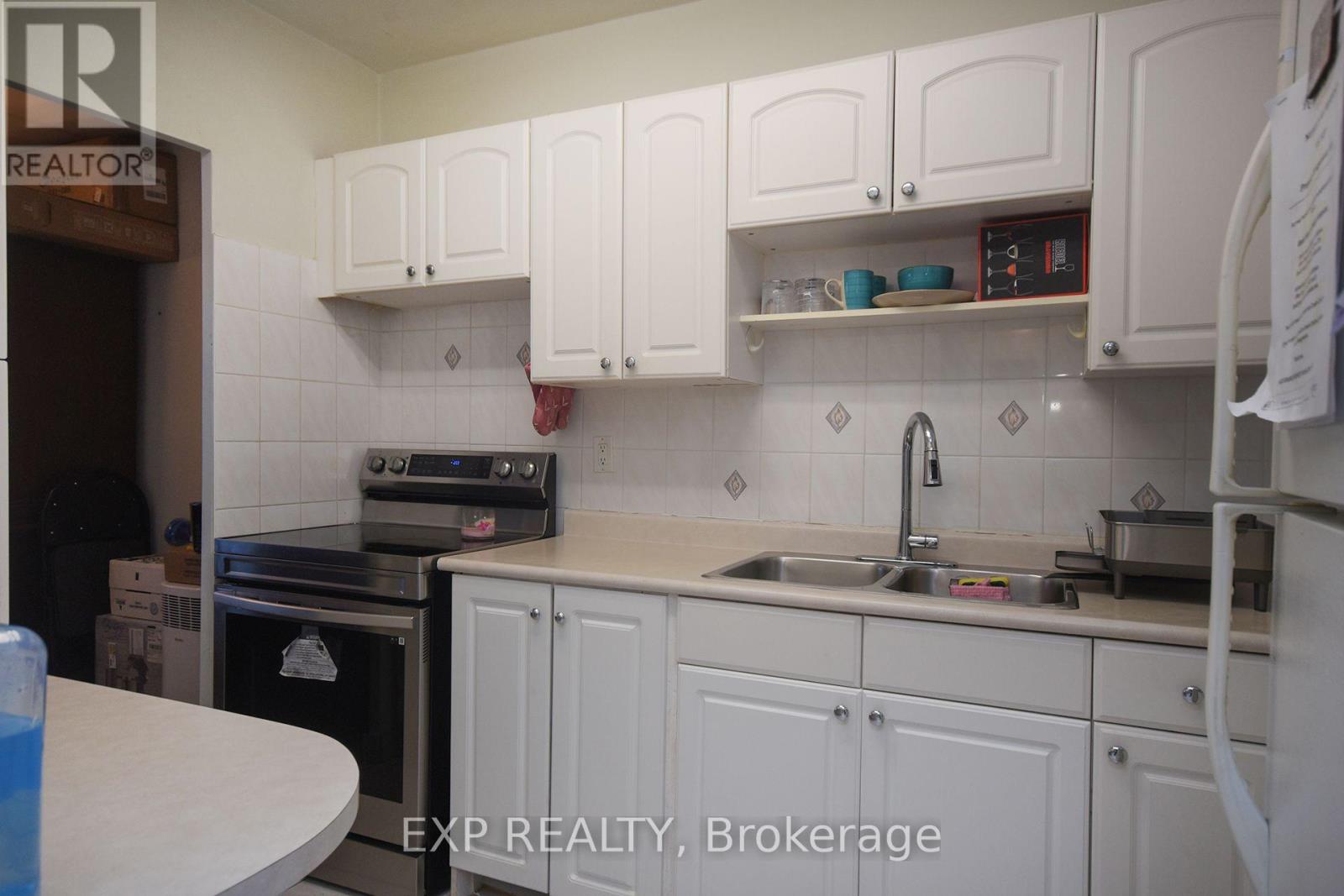 607 - 67 Richmond Street, Richmond Hill, Ontario  L4C 3Y3 - Photo 8 - N11984684