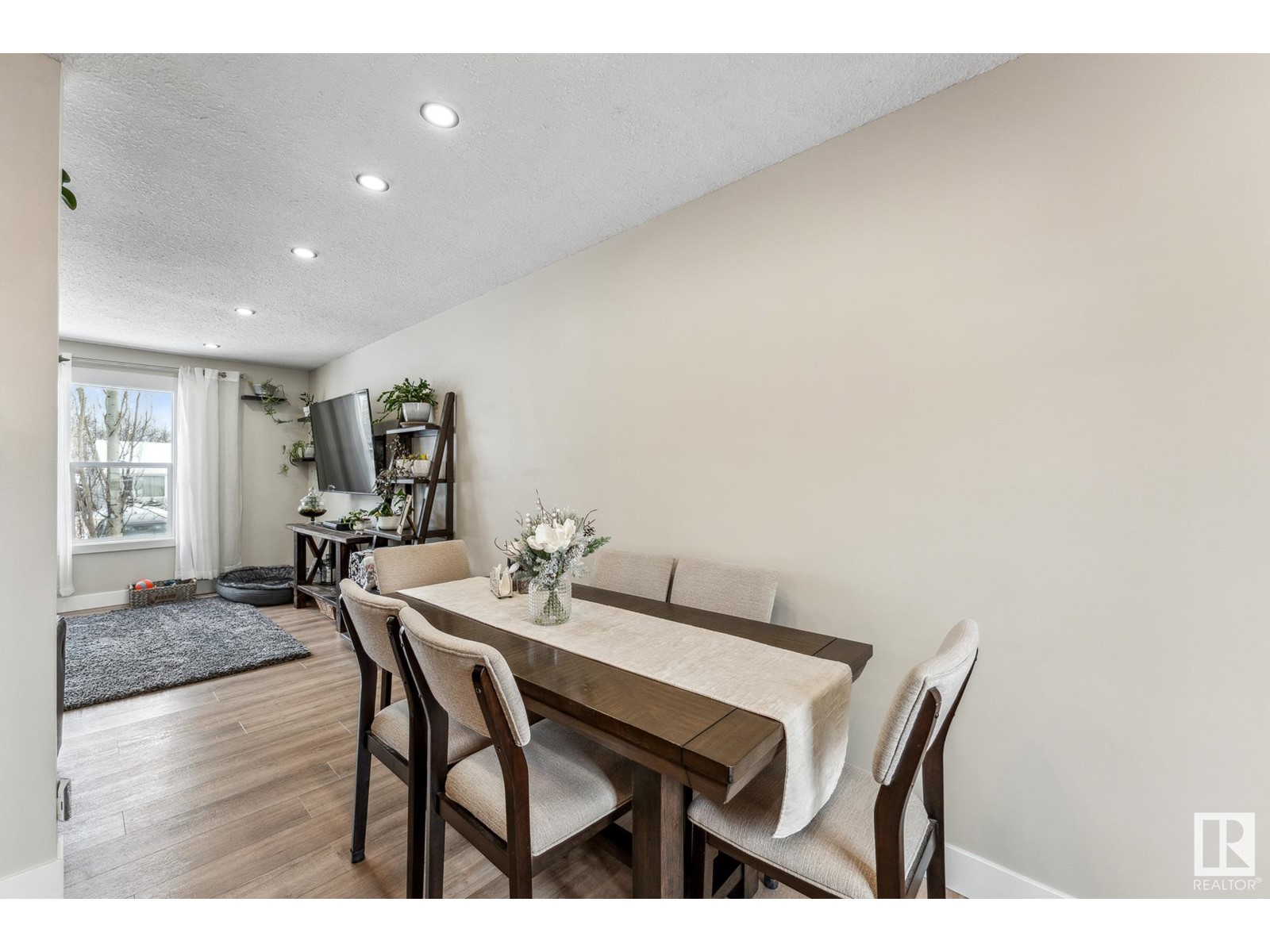 Property at 828A HERMITAGE WY image 3