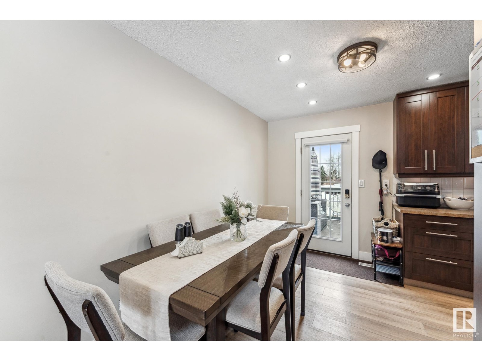 Property at 828A HERMITAGE WY image 4