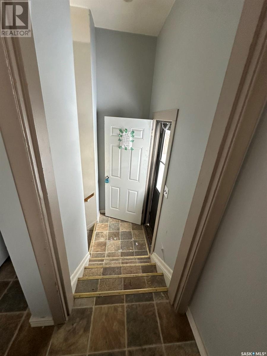 219 6th Avenue W, Kindersley, Saskatchewan  S0L 1S0 - Photo 21 - SK996417