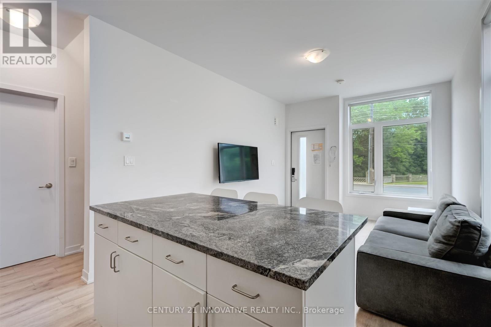Property at 16 - 1720 SIMCOE STREET image 4