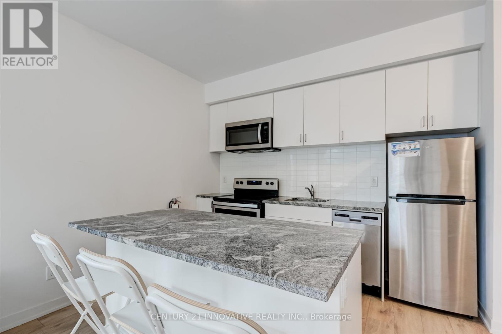 Property at 16 - 1720 SIMCOE STREET image 5