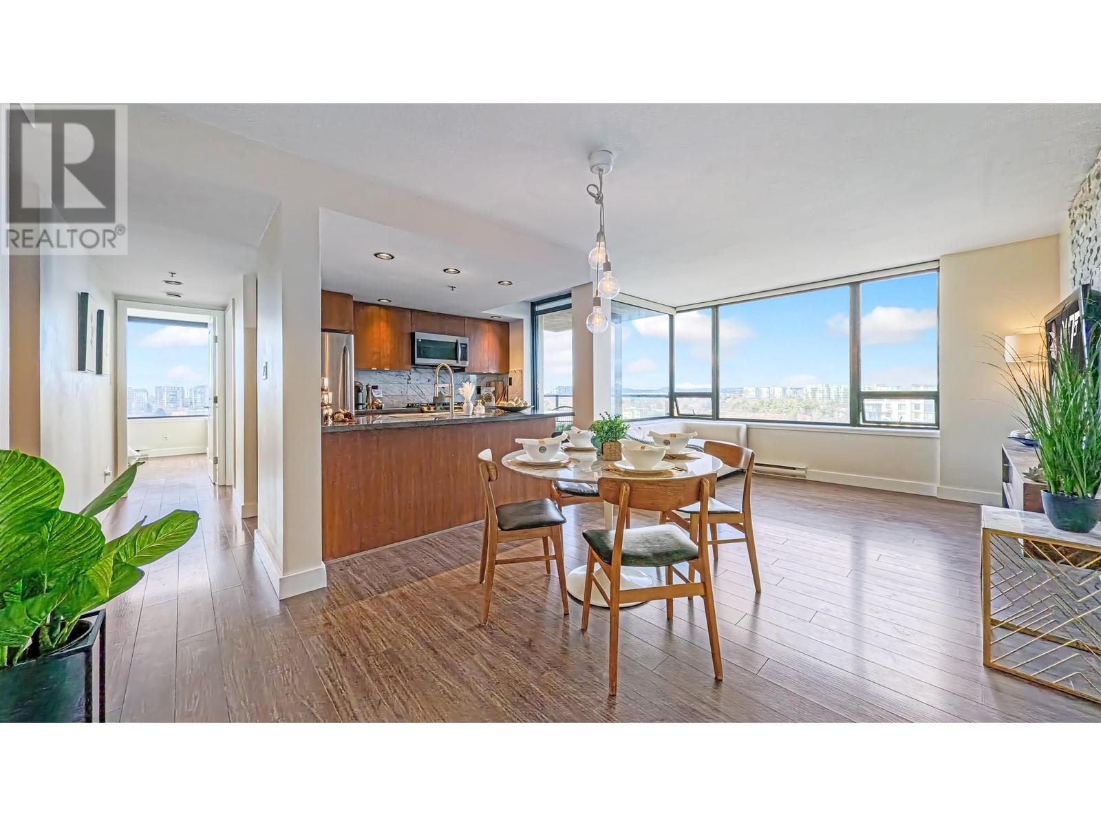 Listing Picture 5 of 40 : 1306 9180 HEMLOCK DRIVE, Richmond / 烈治文 - 魯藝地產 Yvonne Lu Group - MLS Medallion Club Member