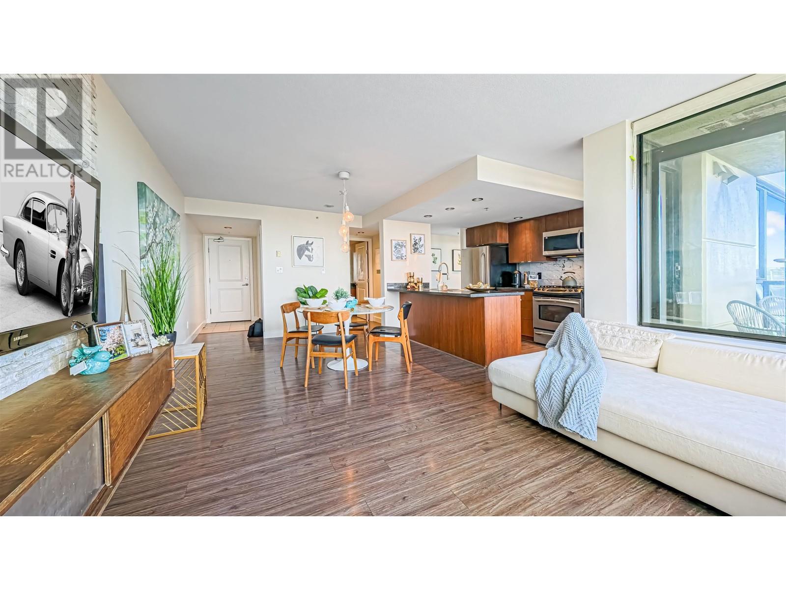 Listing Picture 8 of 40 : 1306 9180 HEMLOCK DRIVE, Richmond / 烈治文 - 魯藝地產 Yvonne Lu Group - MLS Medallion Club Member
