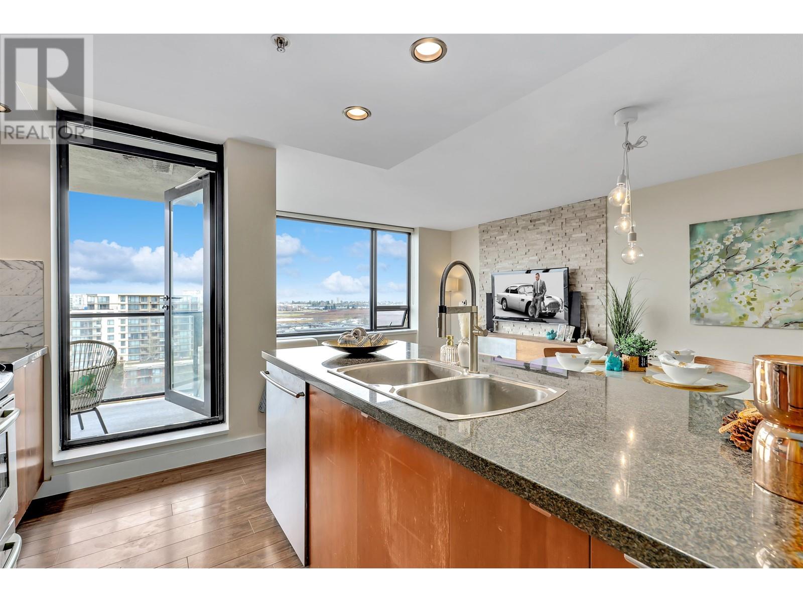 Listing Picture 10 of 40 : 1306 9180 HEMLOCK DRIVE, Richmond / 烈治文 - 魯藝地產 Yvonne Lu Group - MLS Medallion Club Member