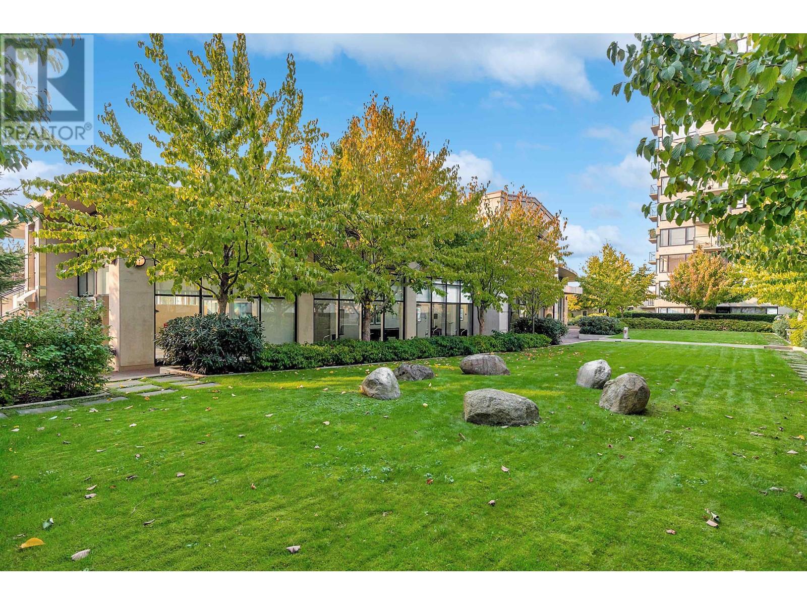 Listing Picture 37 of 40 : 1306 9180 HEMLOCK DRIVE, Richmond / 烈治文 - 魯藝地產 Yvonne Lu Group - MLS Medallion Club Member