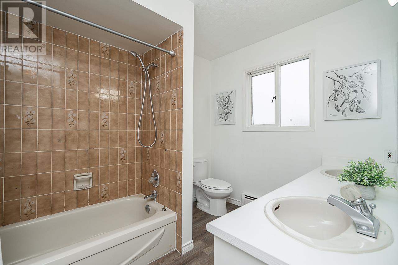 2948 Roseglen Court, Burnaby, British Columbia  V5A 3W4 - Photo 24 - R2965493