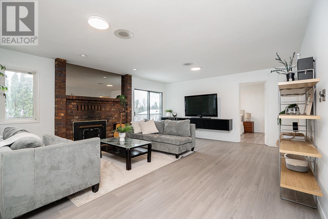 2948 Roseglen Court, Burnaby, British Columbia  V5A 3W4 - Photo 13 - R2965493